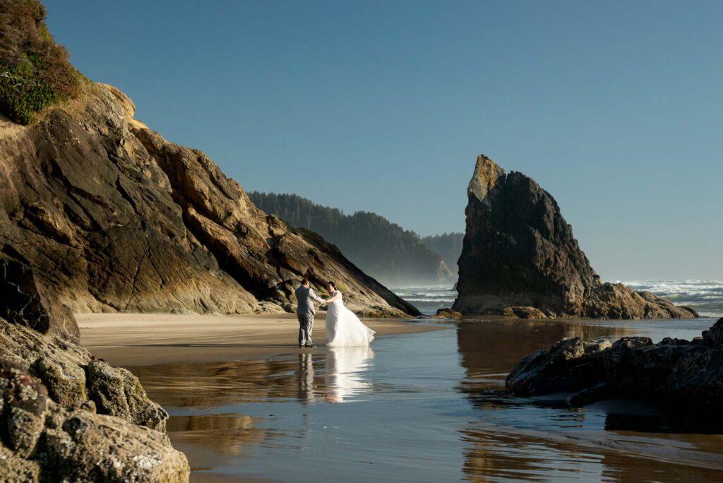 Couple eloping on the oregon Coast
